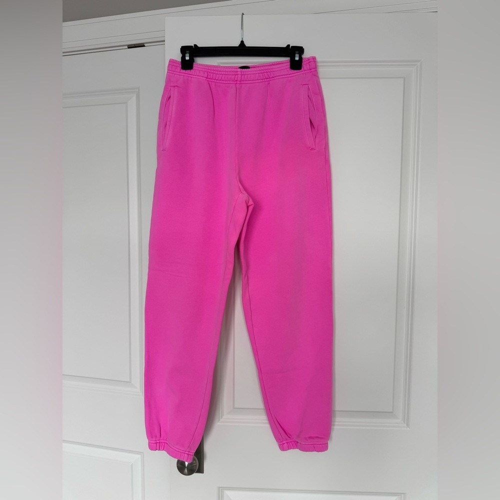 GAP Bright Pink Sweatpants and Sweatshirt Set - Picture 5 of 7